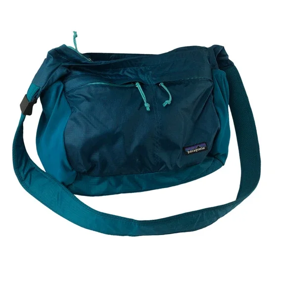 Patagonia Lightweight Travel 15L Courier Bag Shoulder Bag Blue STY48813 Unisex - Picture 3 of 12